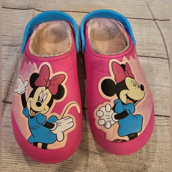 Crocs Minnie Mouse Girls Size J3 Disney Pink Crocband Fleece Lined Easy to clean - Picture 1 of 9